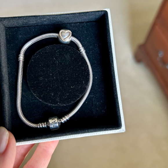 Pandora silver bracelet with heart charm - Picture 4 of 14